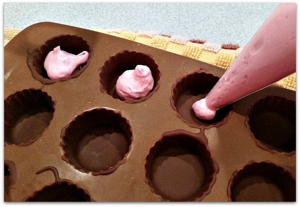 Dandies Vegan Chocolate Marshmallow Cremes Candy DIY 1.jpg