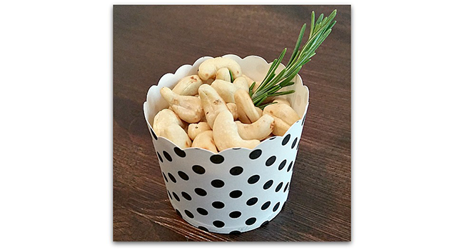 Roasted Rosemary Cashews