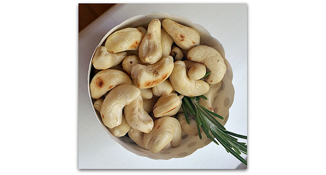 Rosemary Cashews